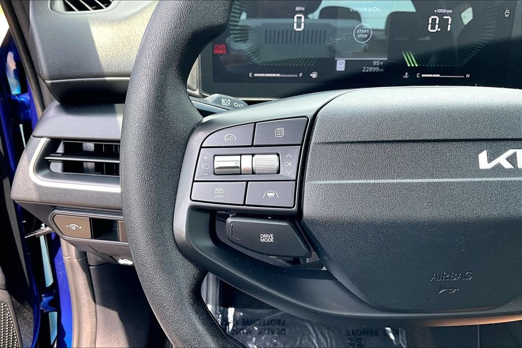 Used 2025 Kia K4 FWD image 18
