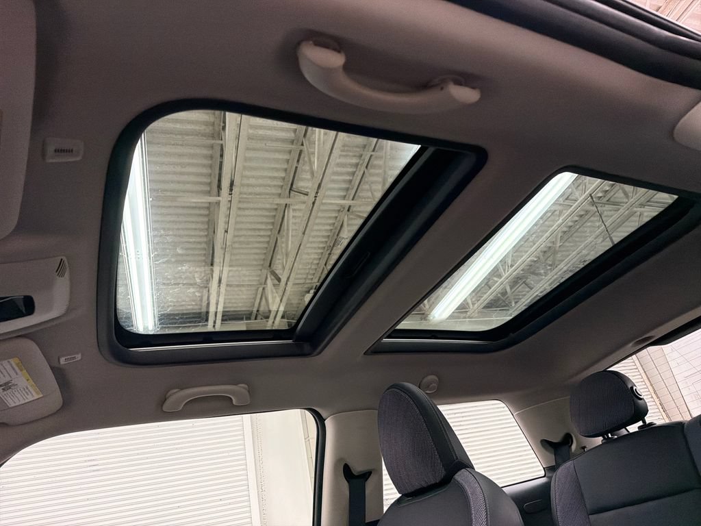 Used 2025 MINI Cooper 2-Door Hardtop FWD image 10