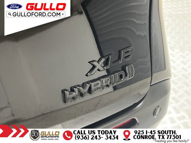 Used 2024 Toyota Sienna XLE Woodland Edition AWD/4WD image 34