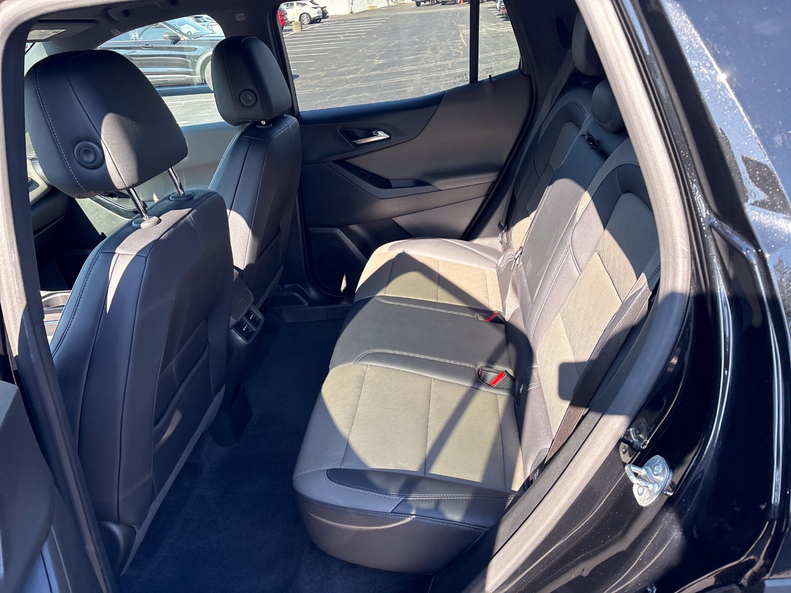Used 2025 Chevrolet Equinox LT w/ Convenience Package II FWD image 34