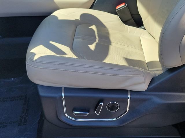 Certified 2023 Ford Expedition Platinum AWD/4WD image 18