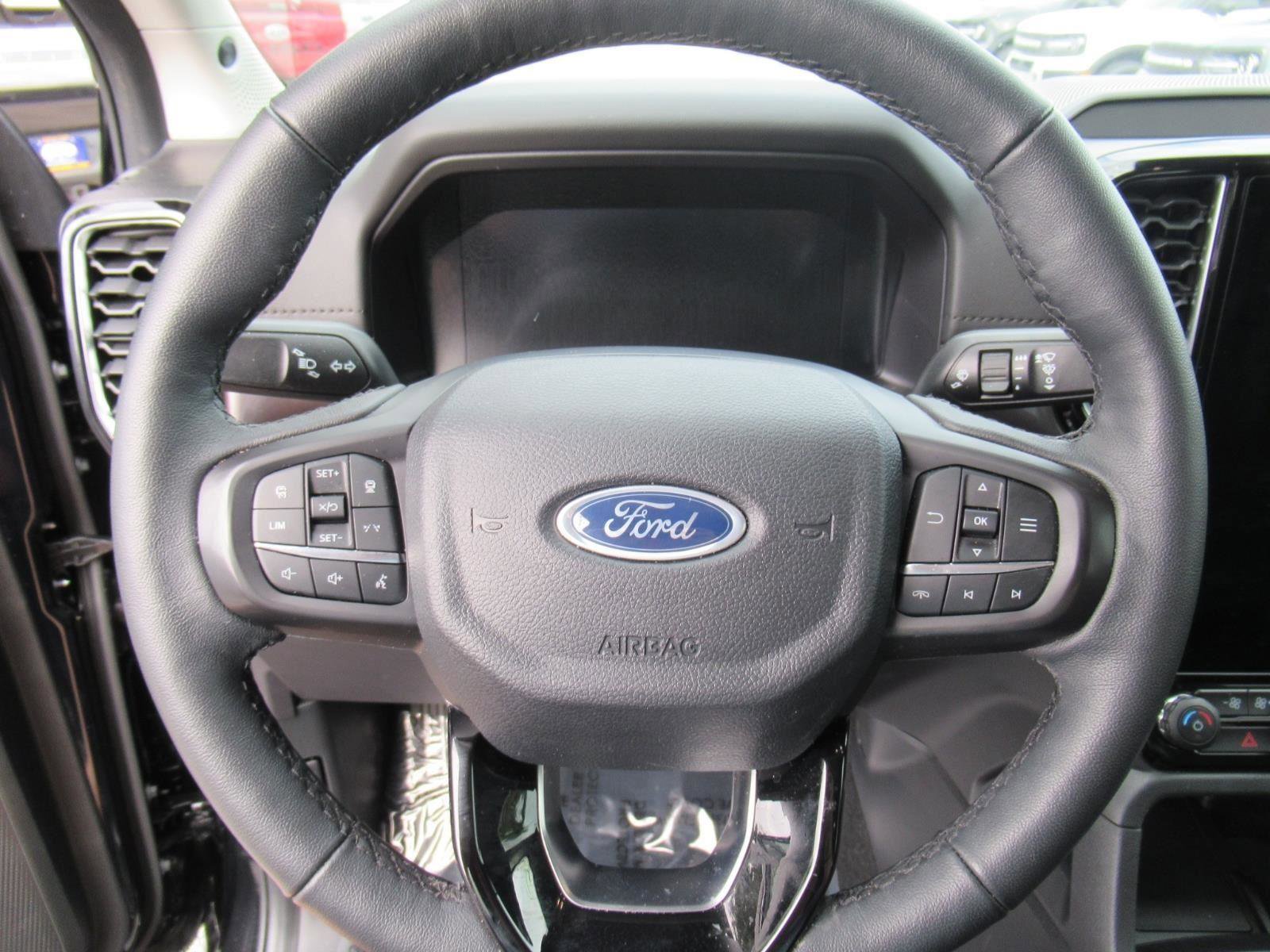 Certified 2025 Ford Ranger Lariat w/ FX4 Off-Road Package AWD/4WD image 22