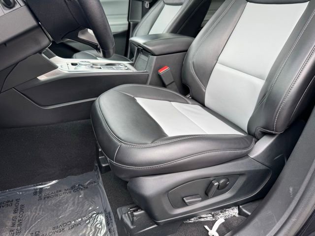 Certified 2023 Ford Explorer XLT w/ Equipment Group 202A AWD/4WD image 5
