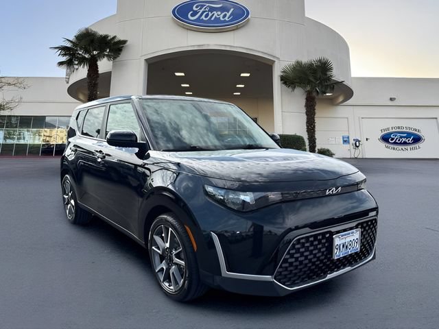 Used 2024 Kia Soul EX w/ Option Group 015 FWD image 4