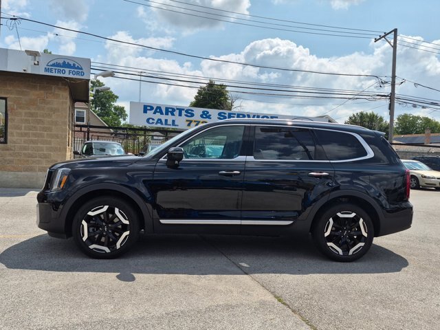 Used 2025 Kia Telluride S FWD image 7