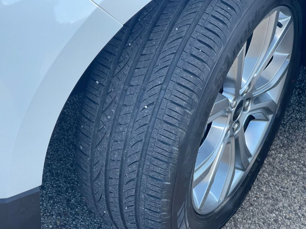 Certified 2024 Ford Edge Titanium AWD/4WD image 37