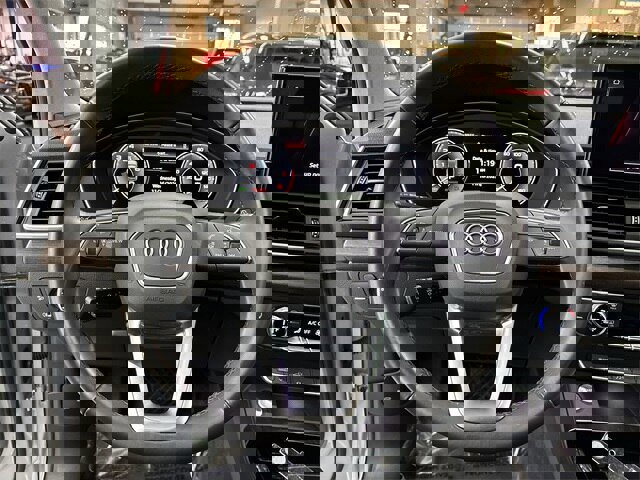 Used 2024 Audi Q5 e Premium w/ Convenience Package image 6