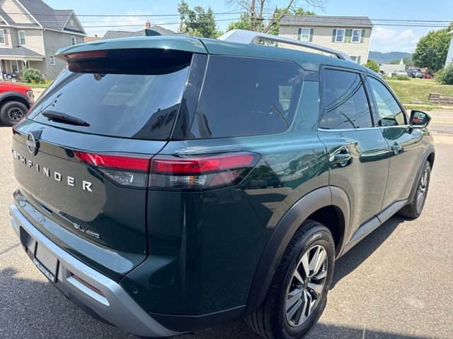 Used 2025 Nissan Pathfinder SL AWD/4WD image 6