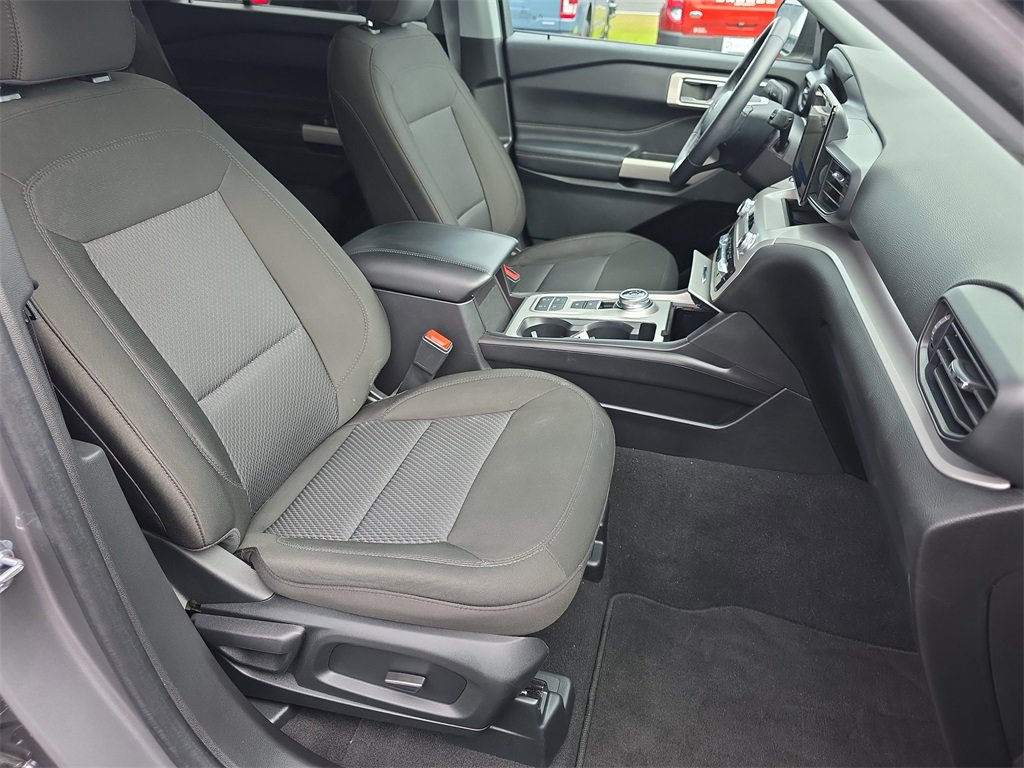 Certified 2024 Ford Explorer XLT image 35