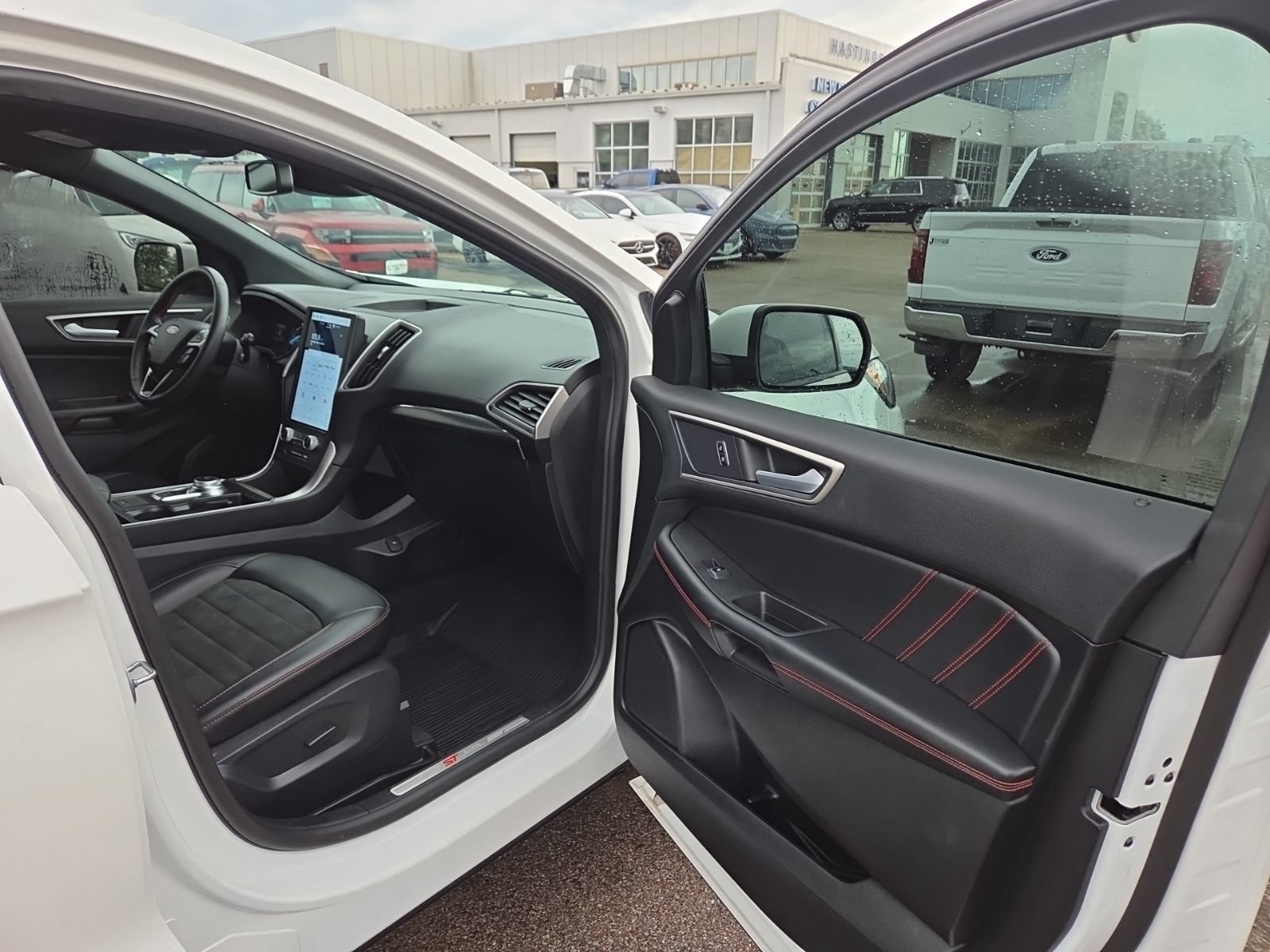 Certified 2024 Ford Edge ST-Line AWD/4WD image 40
