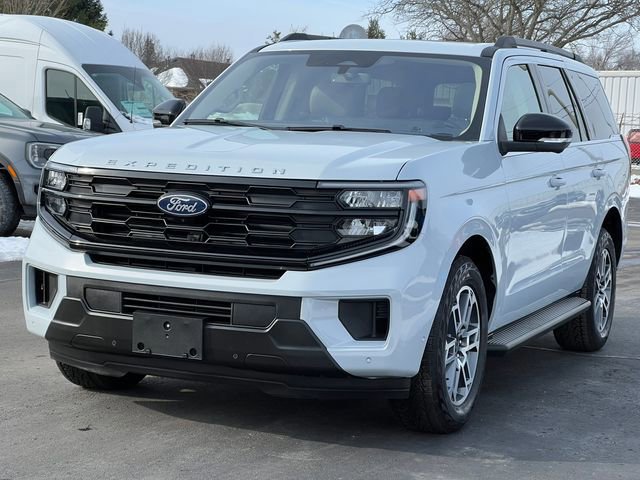 Certified 2025 Ford Expedition Active image 6