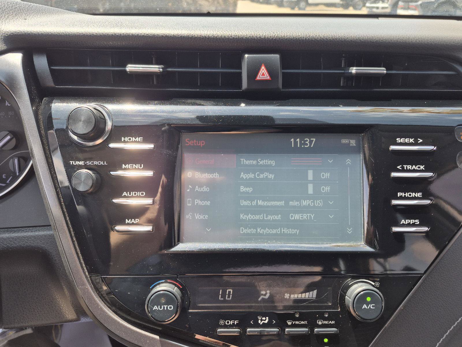 Used 2019 Toyota Camry SE FWD image 5