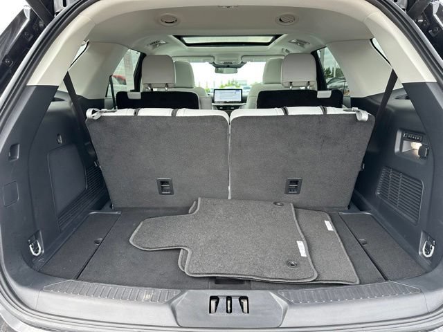 Certified 2025 Ford Explorer Platinum w/ Ultimate Package AWD/4WD image 11