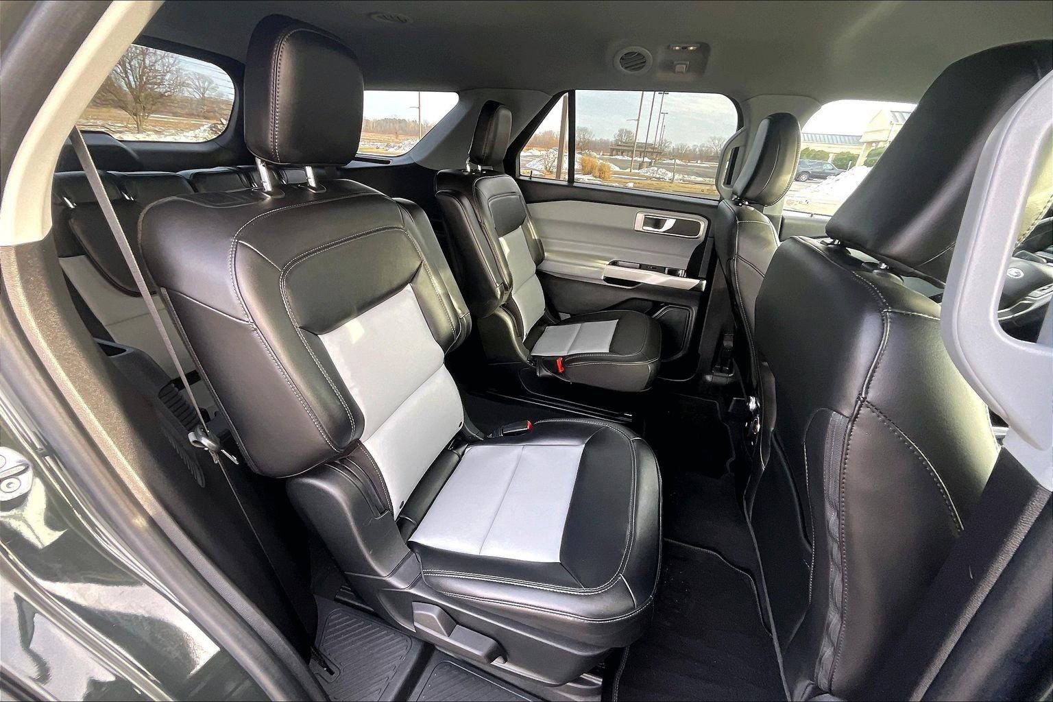 Certified 2022 Ford Explorer XLT w/ Equipment Group 202A image 16