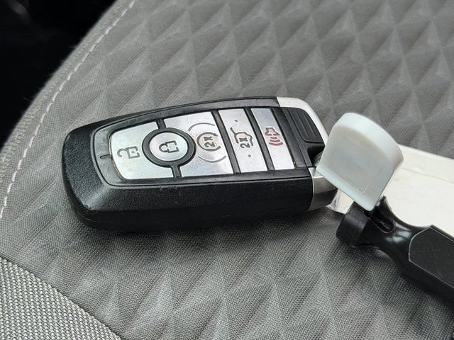 Certified 2021 Ford Escape SE w/ SE Sport Appearance Package FWD image 30