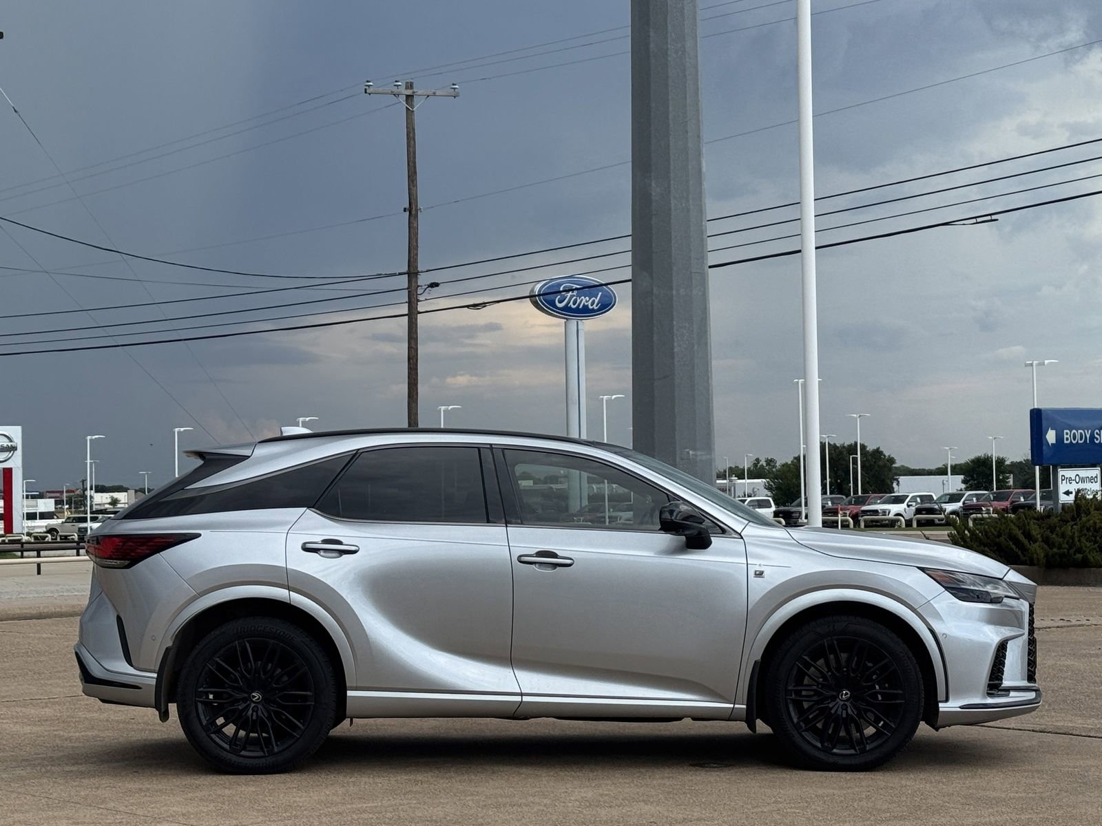 Used 2024 Lexus RX 500h F Sport w/ Convenience Package AWD/4WD image 3