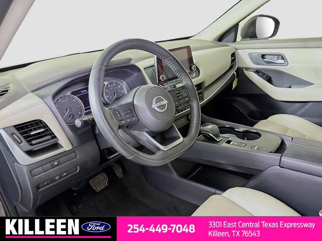 Used 2024 Nissan Rogue SV w/ SV Premium Package FWD image 11