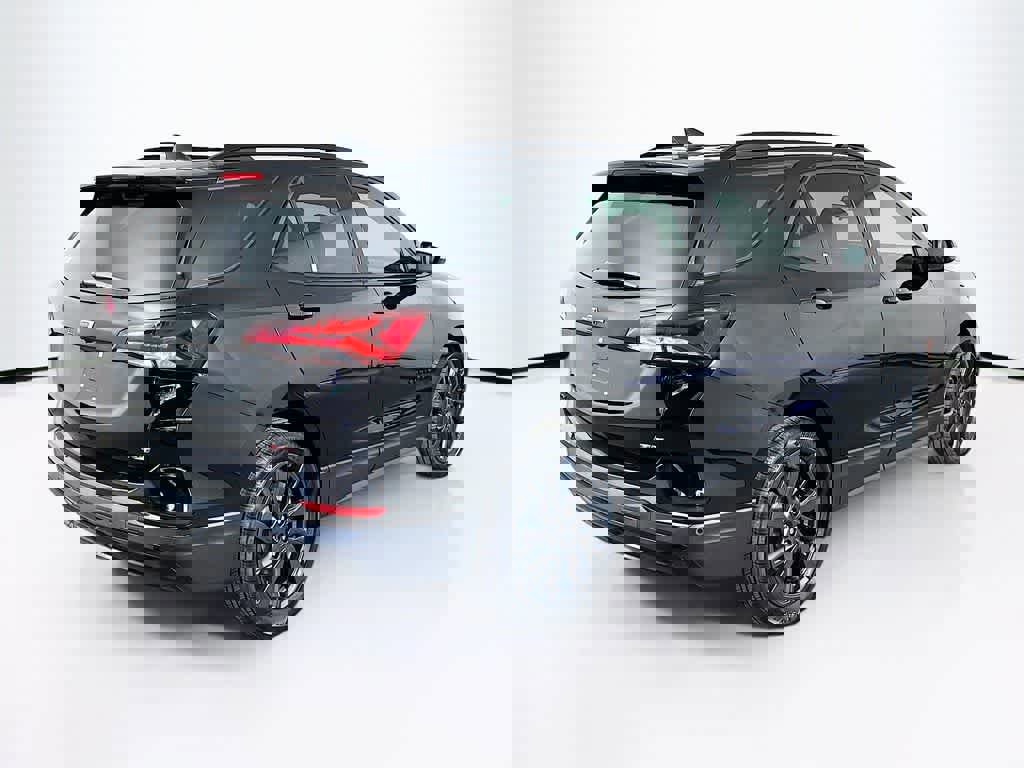 Used 2022 Chevrolet Equinox RS w/ RS Leather Package image 5