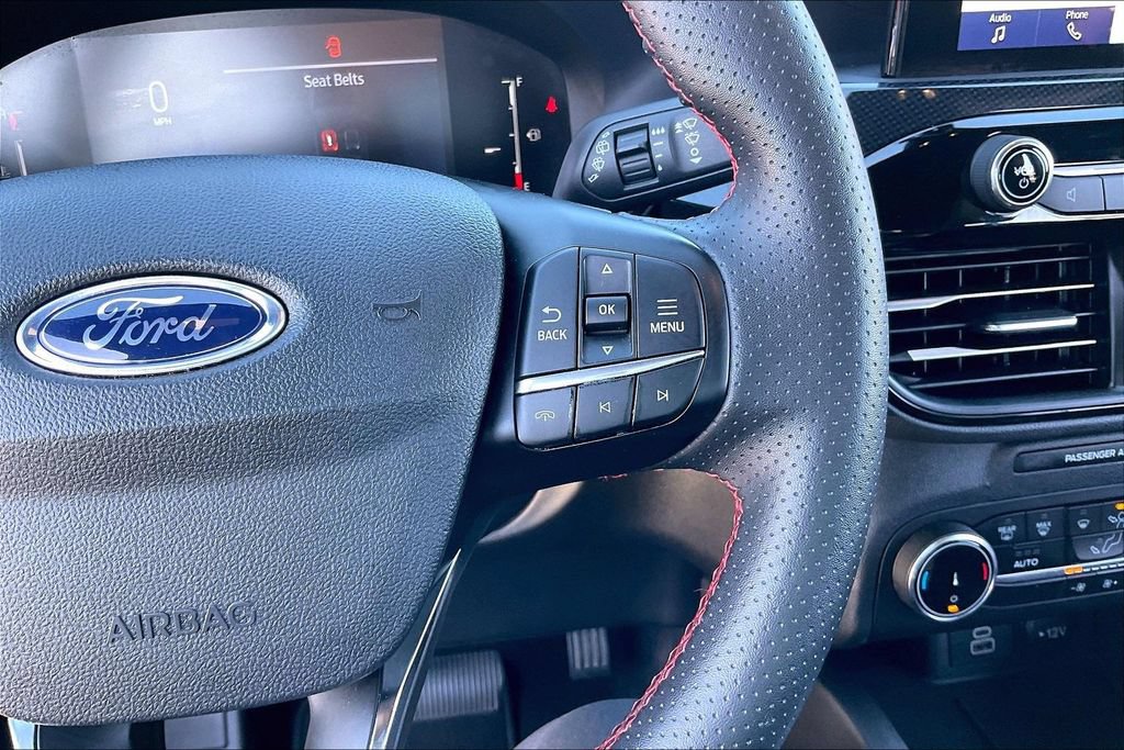 Certified 2025 Ford Escape ST-Line AWD/4WD image 18