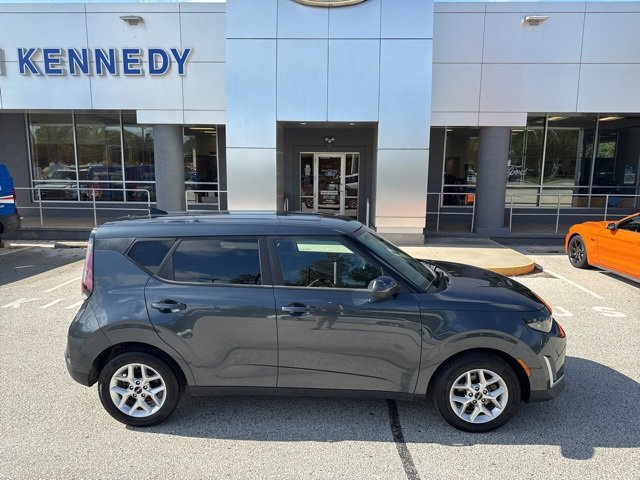 Used 2023 Kia Soul LX w/ LX Technology Package image 11