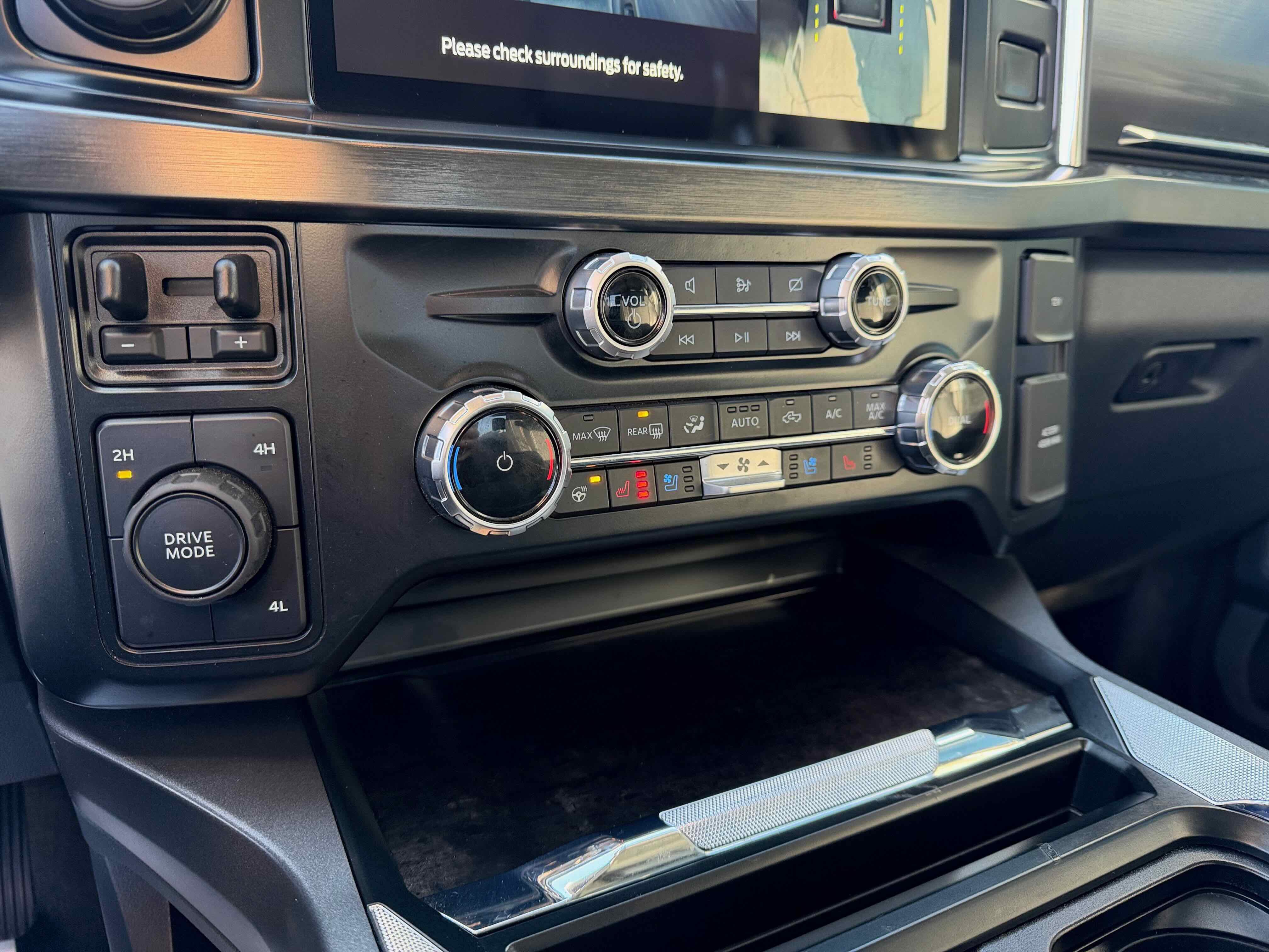 Certified 2023 Ford F350 Lariat w/ Lariat Ultimate Package image 24