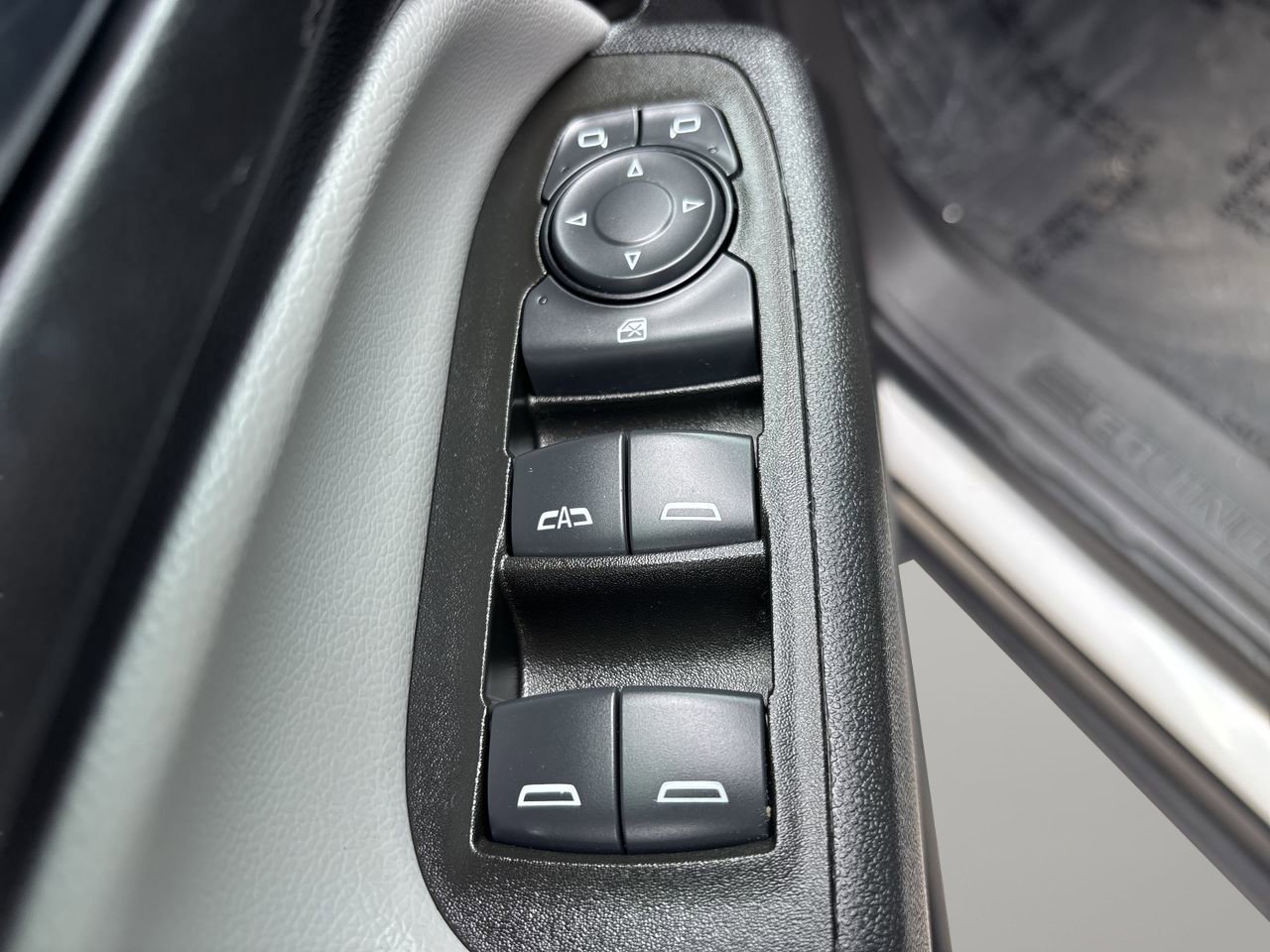 Used 2024 Chevrolet Equinox LS w/ LS Convenience Package FWD image 16