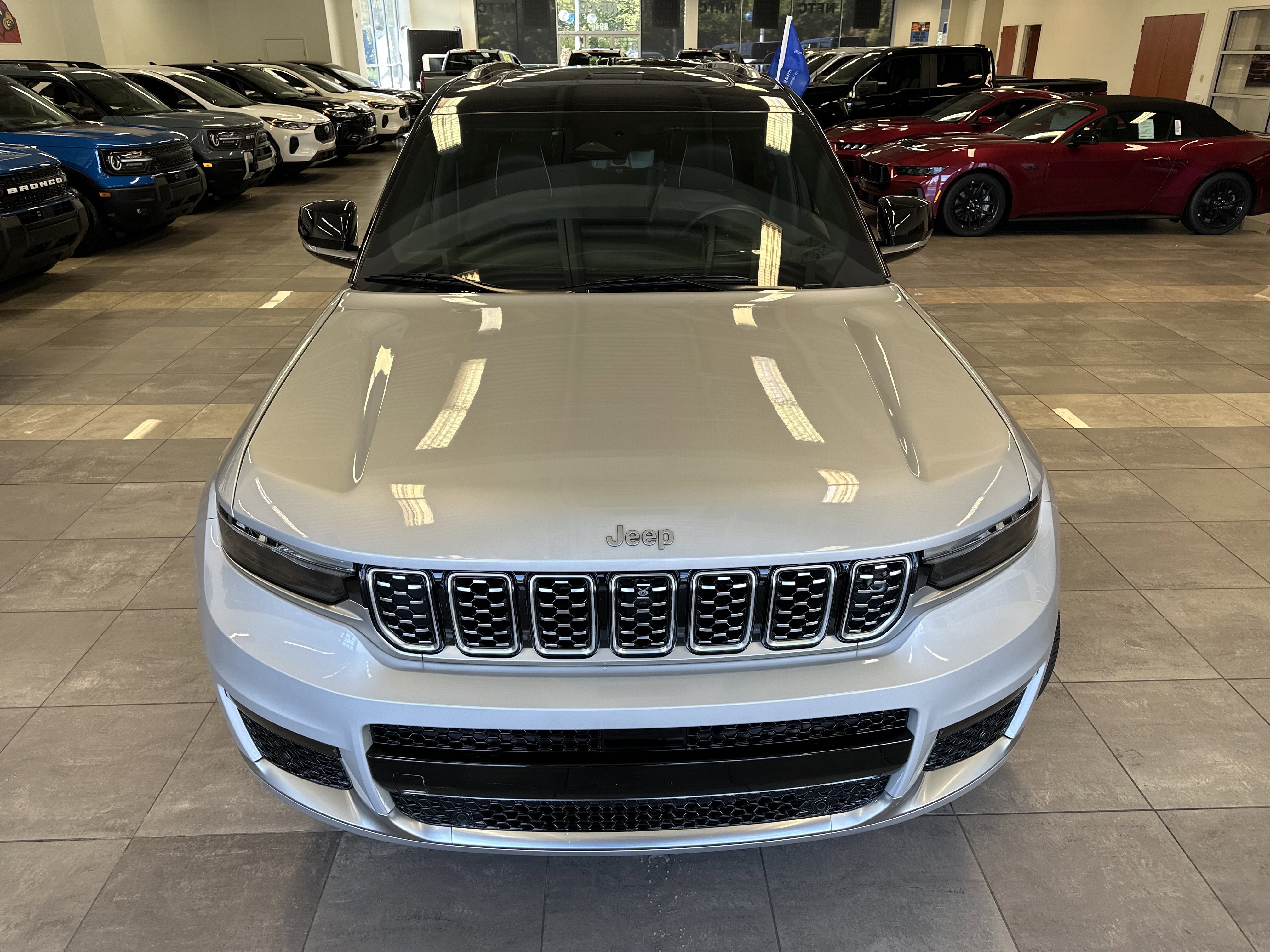 Used 2022 Jeep Grand Cherokee L Summit w/ Advanced Protech Group IV image 10