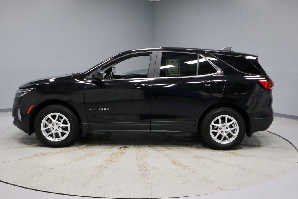 Used 2024 Chevrolet Equinox LT w/ LPO, Floor Liner Package AWD/4WD image 2