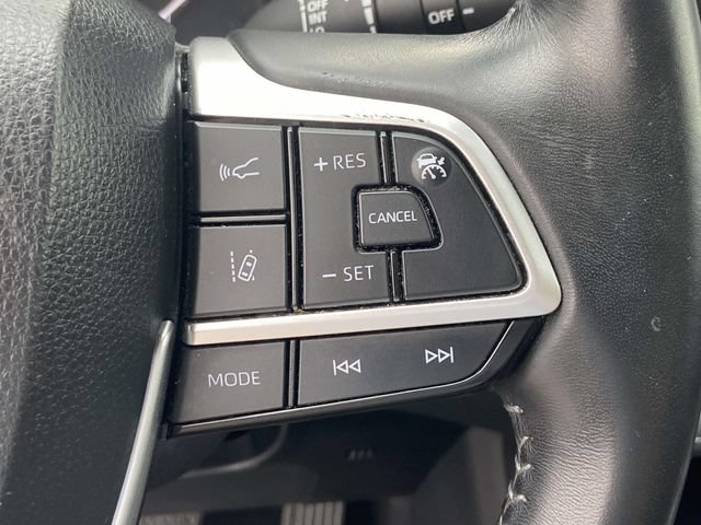 Used 2023 Toyota Highlander XLE AWD/4WD image 23