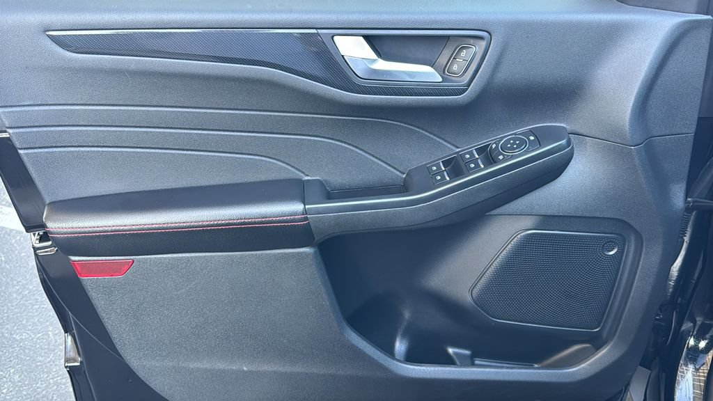 Certified 2025 Ford Escape ST-Line FWD image 19