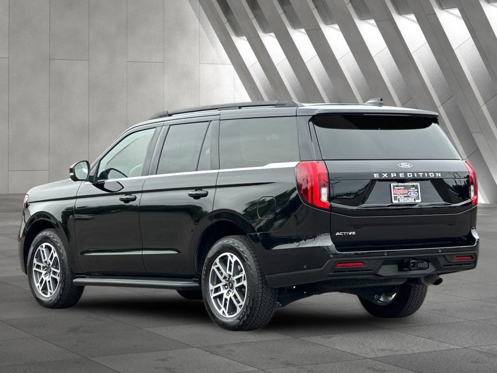 Certified 2025 Ford Expedition Active AWD/4WD image 5
