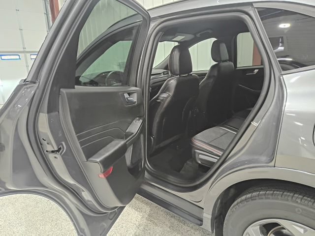 Certified 2024 Ford Escape ST-Line w/ Tech Pack #1 AWD/4WD image 18