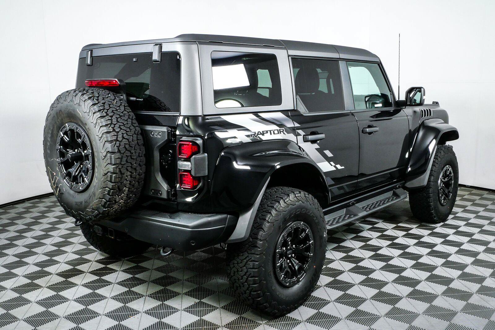 Certified 2024 Ford Bronco Raptor AWD/4WD image 3