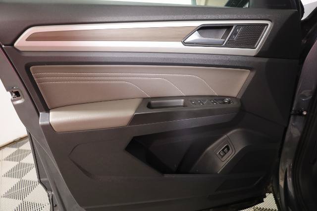 Used 2022 Volkswagen Atlas SEL AWD/4WD image 35