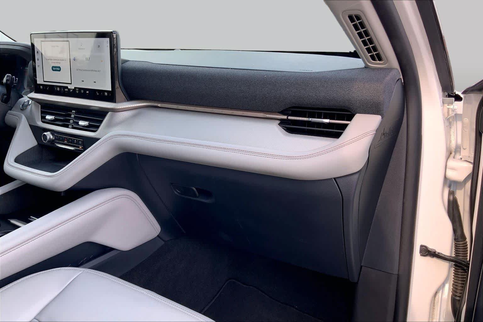 Certified 2025 Ford Explorer Active w/ Active Comfort Package RWD image 19