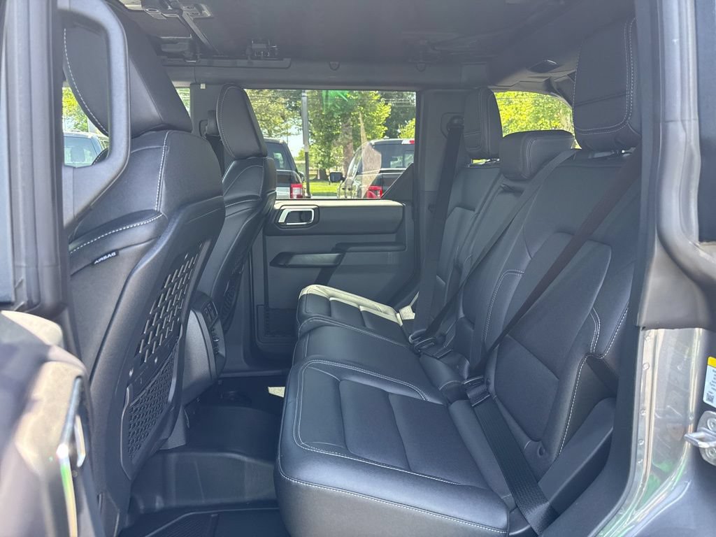 Certified 2025 Ford Bronco Badlands w/ Sasquatch Package AWD/4WD image 16