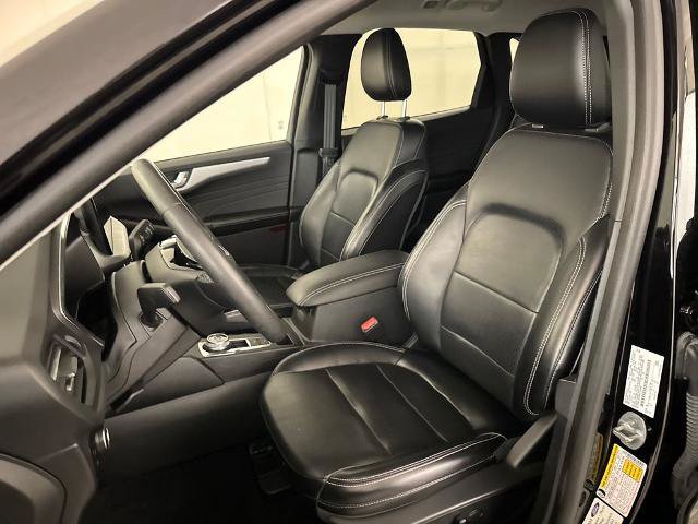 Certified 2024 Ford Escape Platinum AWD/4WD image 17