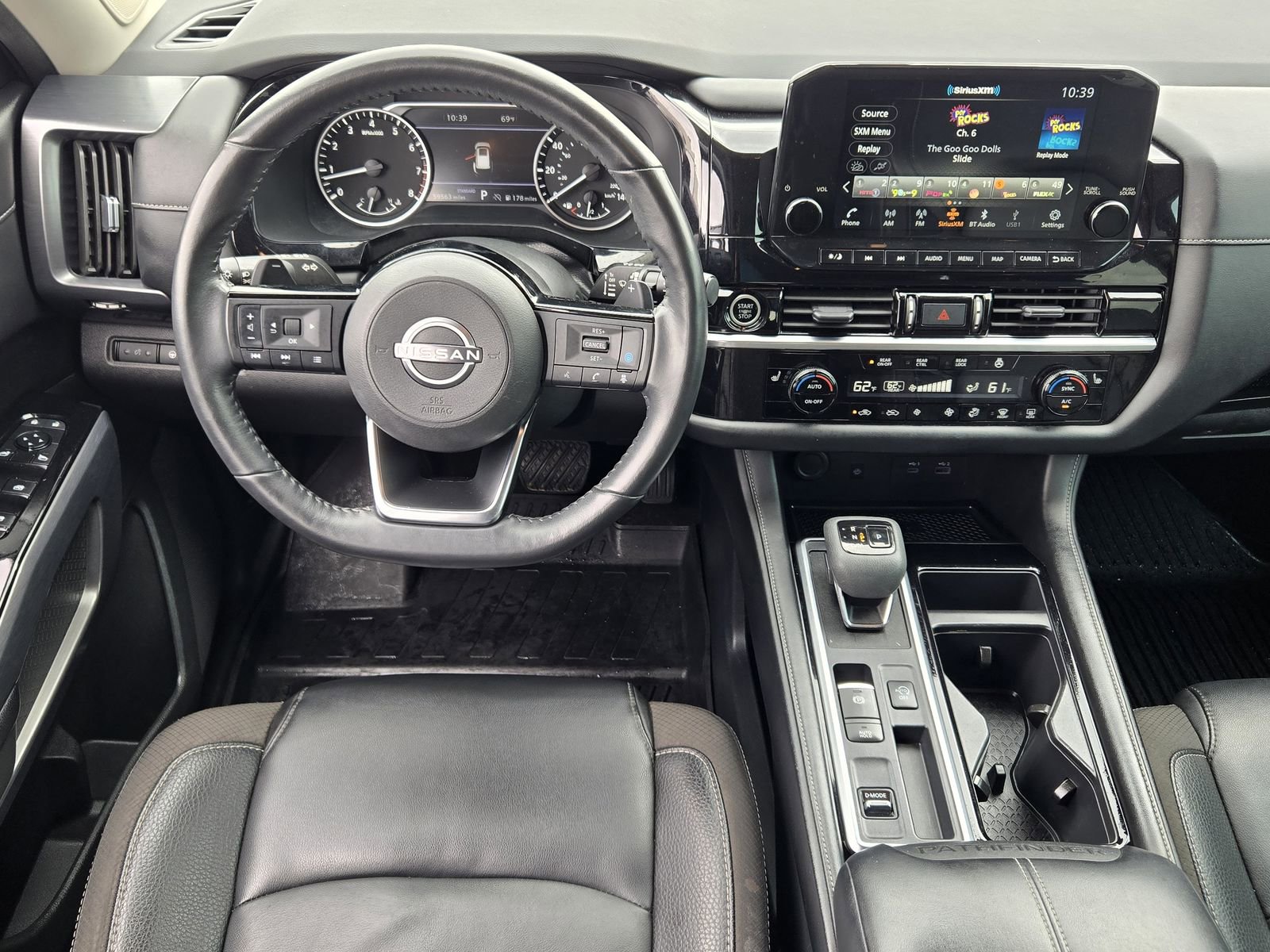 Used 2023 Nissan Pathfinder SL w/ SL Premium Package FWD image 24
