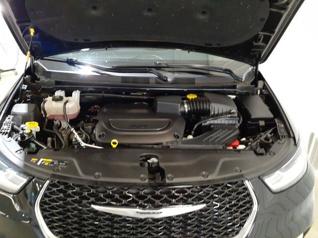 Used 2025 Chrysler Pacifica Select FWD image 6