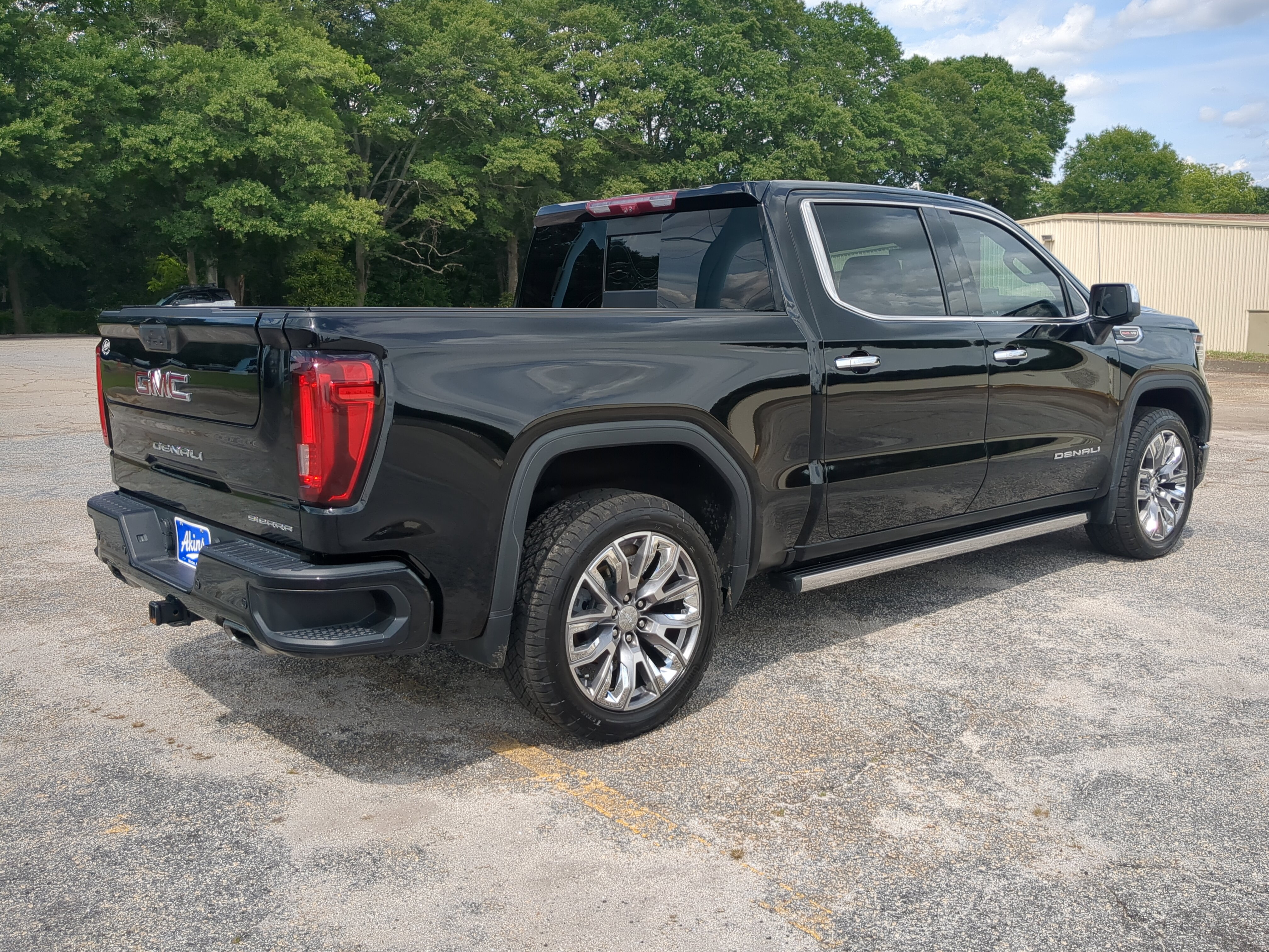 Used 2022 GMC Sierra 1500 Denali w/ Denali Reserve Package AWD/4WD image 3