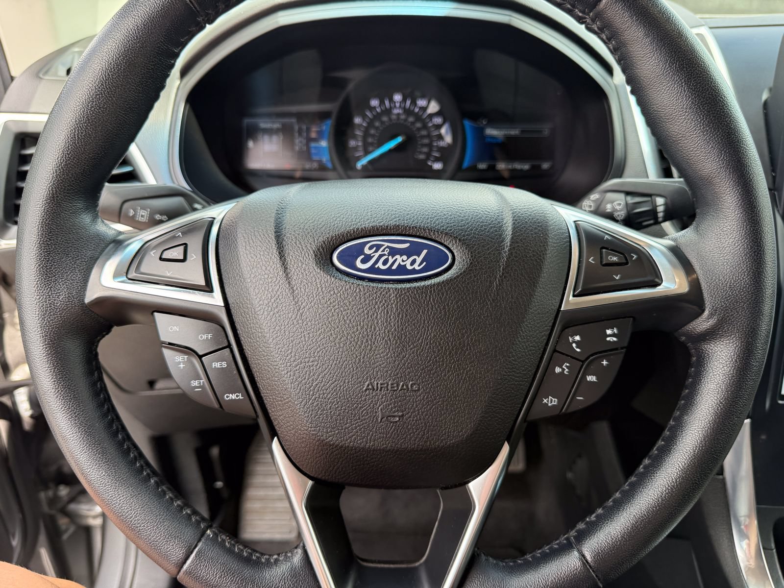 Certified 2023 Ford Edge Titanium AWD/4WD image 30
