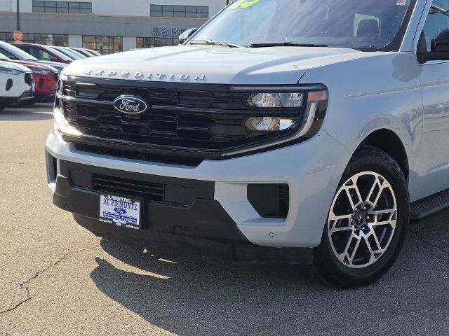 Certified 2025 Ford Expedition Active AWD/4WD image 2