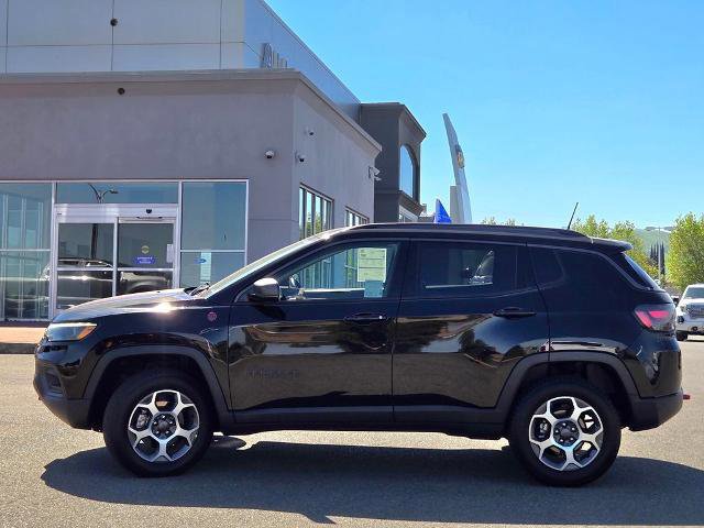 Used 2022 Jeep Compass Trailhawk w/ Trailhawk Elite Group image 2