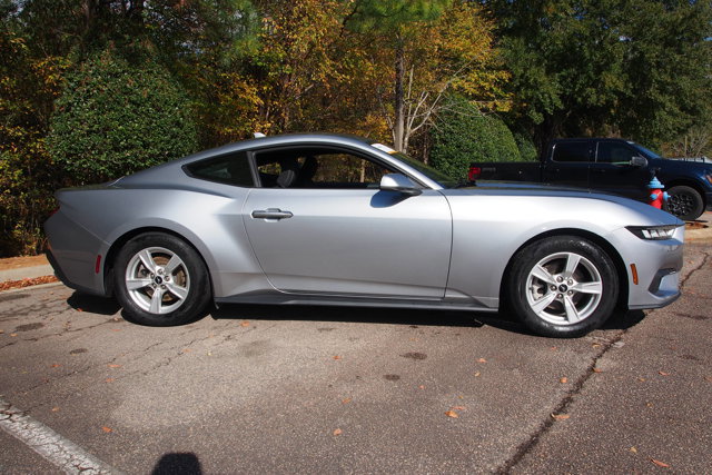 Certified 2024 Ford Mustang Coupe image 8