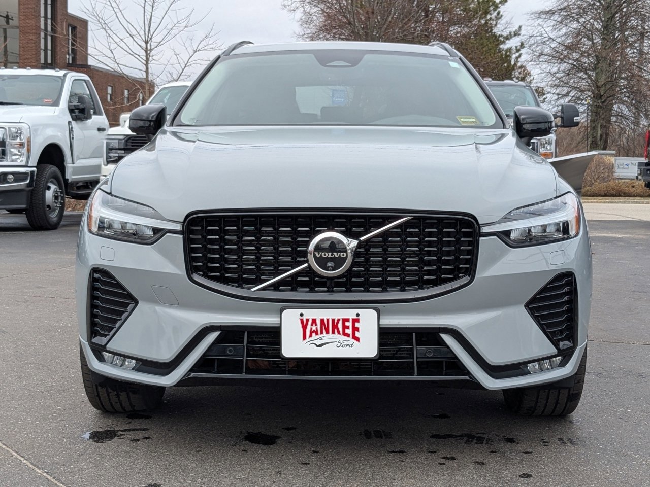 Used 2024 Volvo XC60 B5 Plus image 9