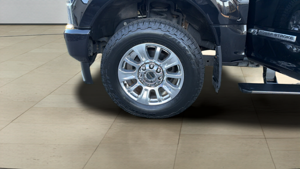 Certified 2022 Ford F250 Limited w/ FX4 Off-Road Package AWD/4WD image 36