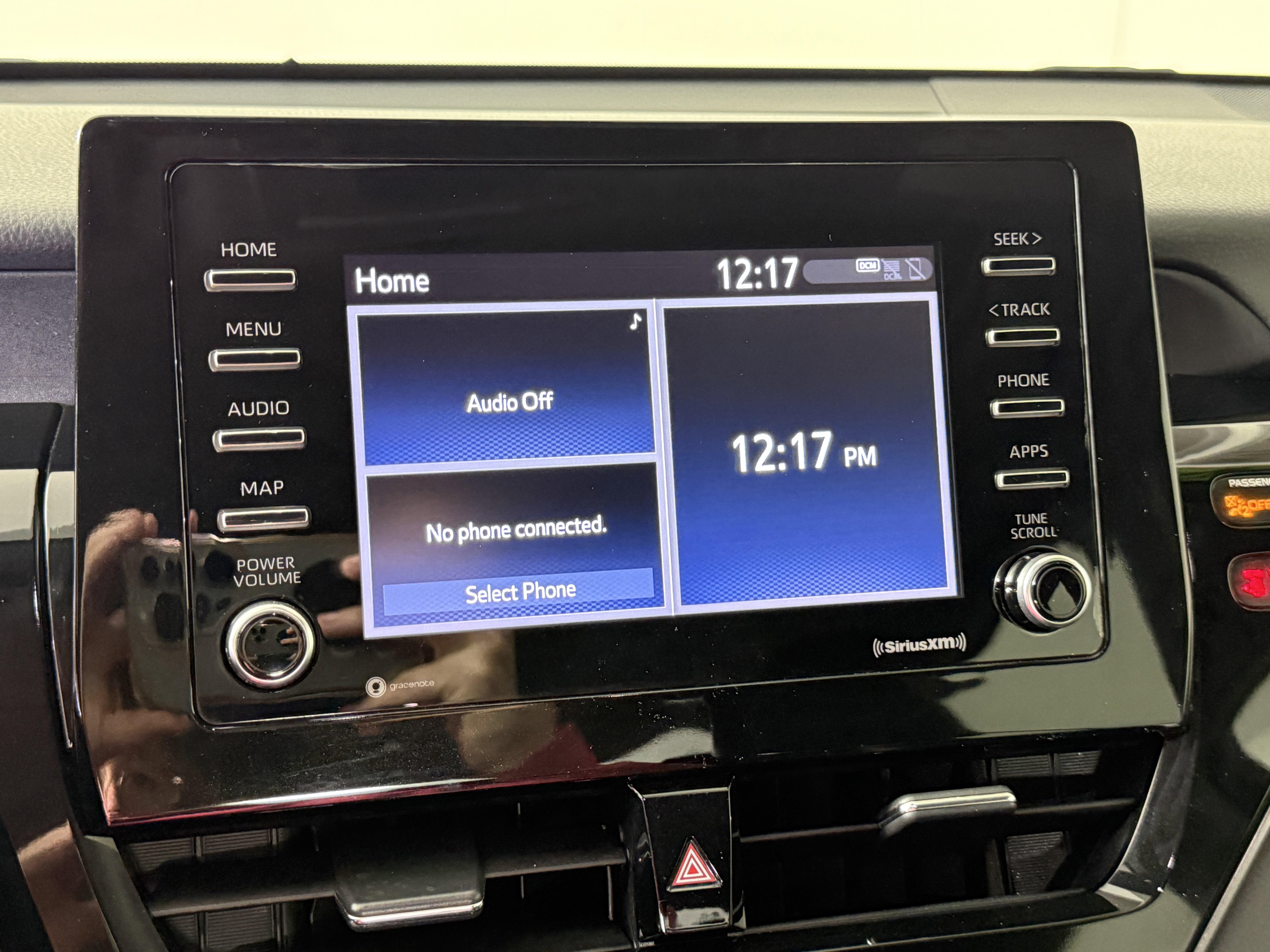 Used 2021 Toyota Camry SE w/ Convenience Package image 19