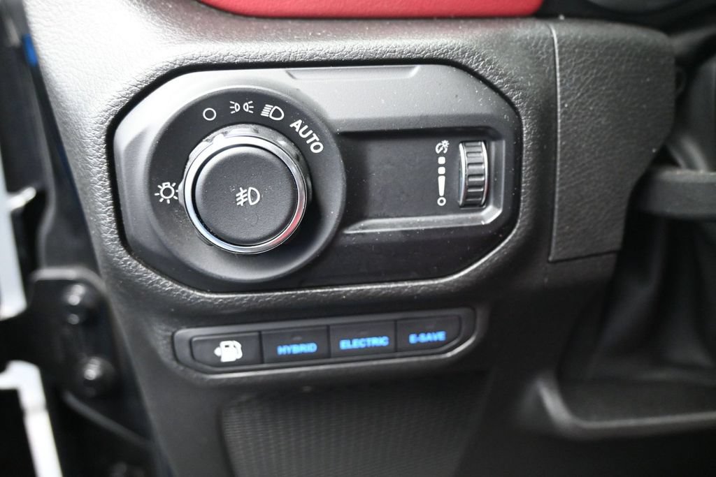 Used 2023 Jeep Wrangler Unlimited Rubicon 4xe AWD/4WD image 12