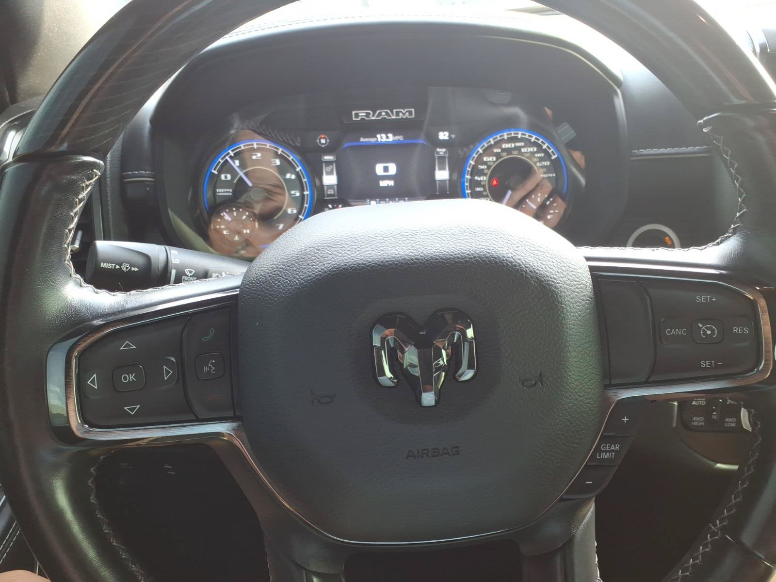 Used 2022 RAM 1500 Limited w/ Body Color Bumper Group AWD/4WD image 17