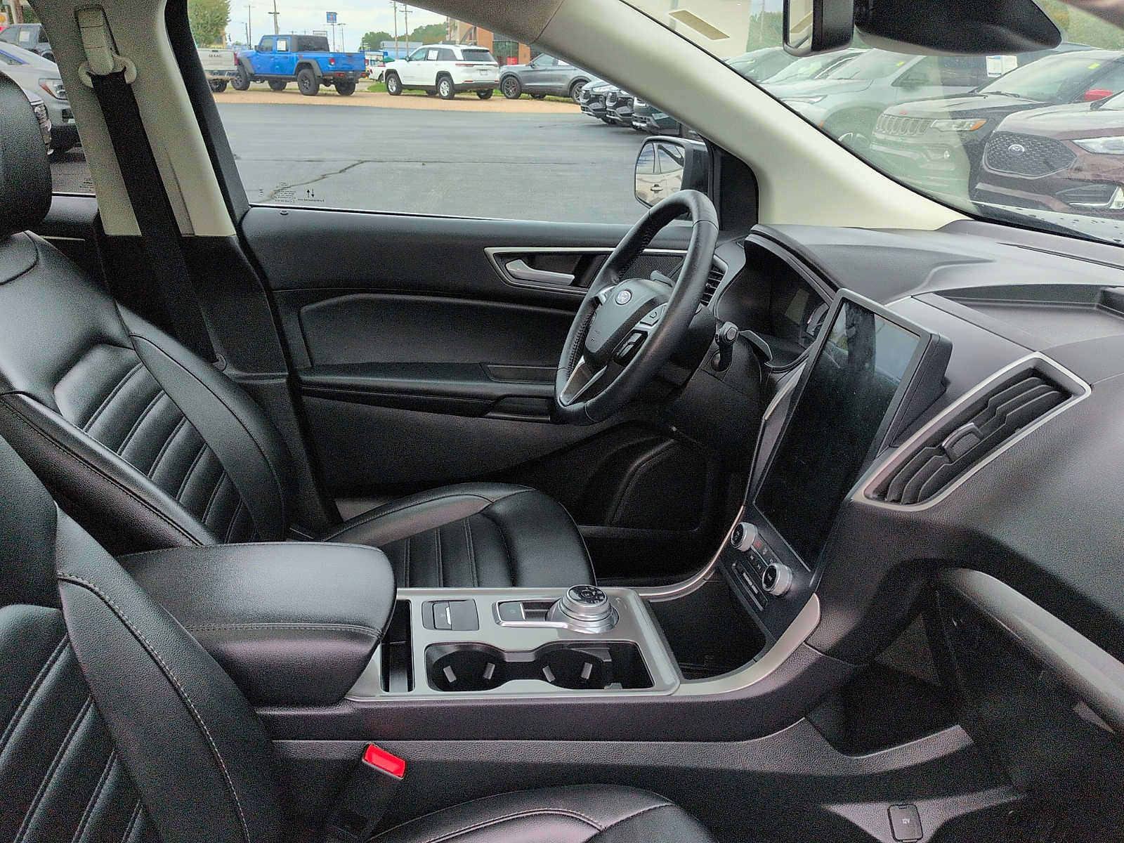 Certified 2024 Ford Edge SEL w/ Convenience Package AWD/4WD image 10